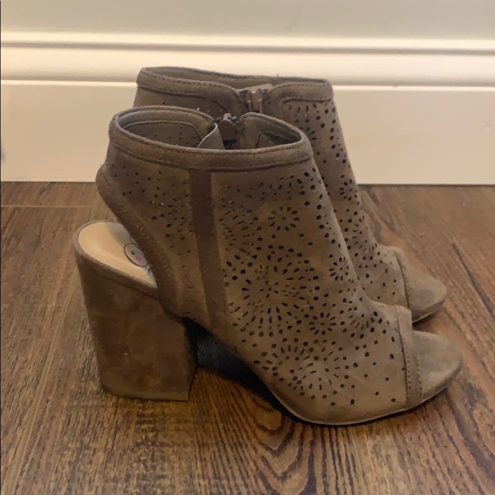 Tope Colored Booties- Peep Toe